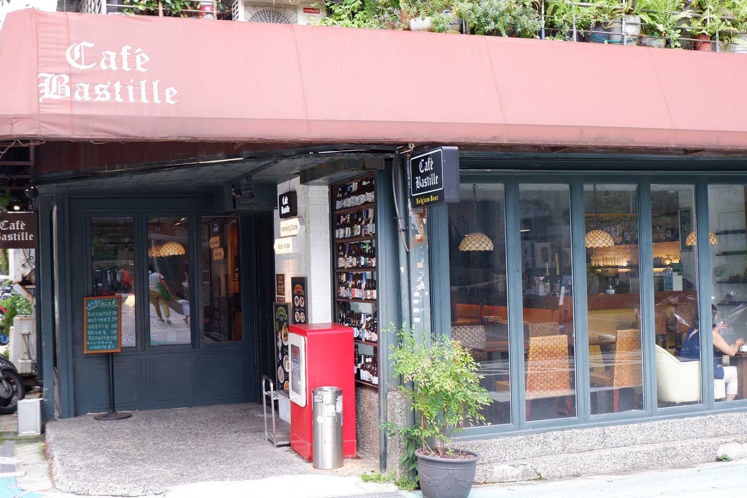 【台北 公館站】Cafe Bastille 台大 / 公館咖啡廳 @貝大小姐的多元心宇宙