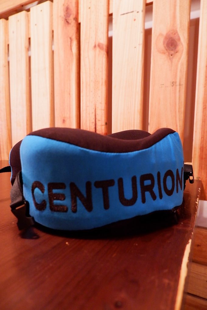【旅行用品推薦】CENTURION百夫長捲捲記憶棉旅行枕 可拆洗可調式防滑繩 @貝大小姐的多元心宇宙