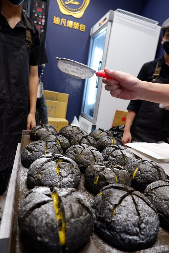 【台中 北區麵包店推薦】迪凡爆漿包Divine Bakery 台中一中麵包推薦 @貝大小姐的多元心宇宙