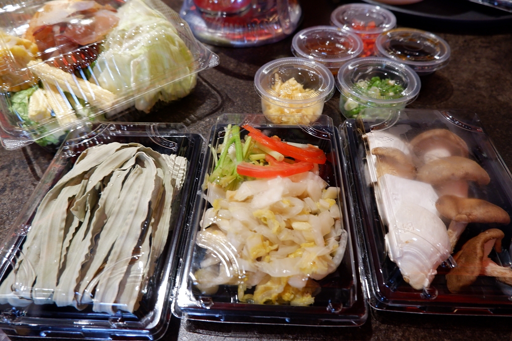 【台中 西屯麻辣鍋吃到飽】撈鍋界麻辣鴛鴦鍋 台中精緻吃到飽餐廳 @貝大小姐的多元心宇宙