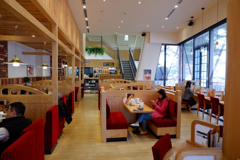 【台北 西湖站】客美多咖啡 Komeda‘s Coffee &#8211; 西湖店 @貝大小姐的多元心宇宙