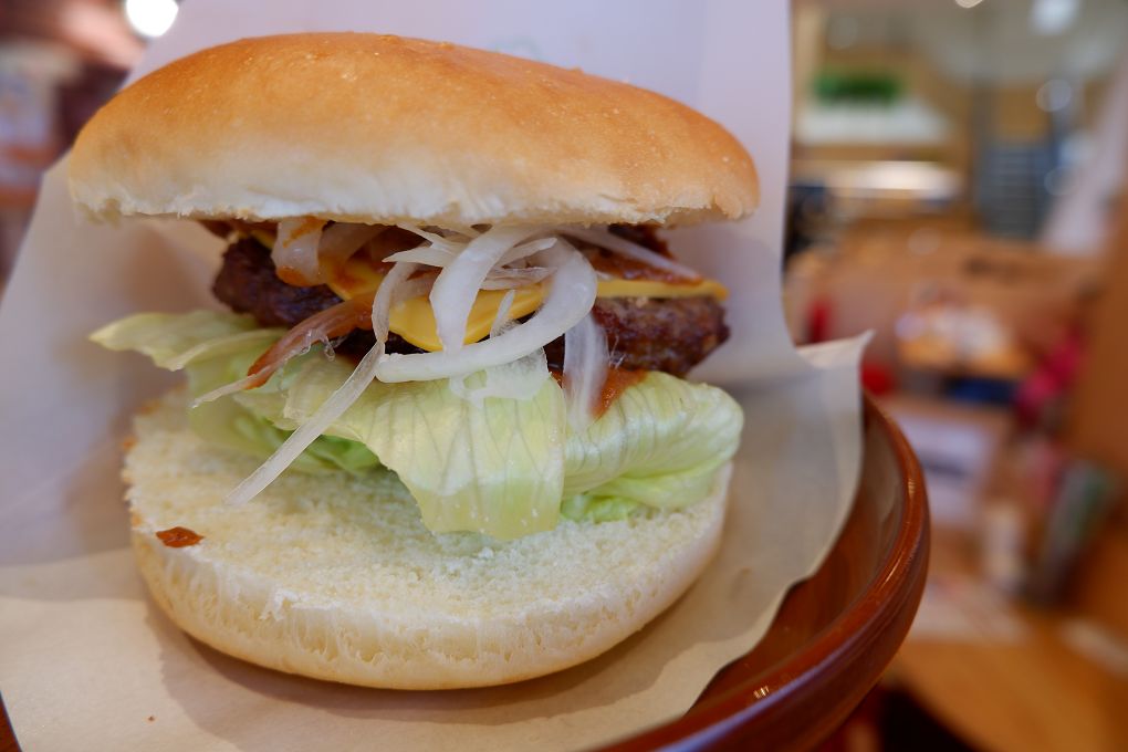 【台北 西湖站】客美多咖啡 Komeda‘s Coffee &#8211; 西湖店 @貝大小姐的多元心宇宙