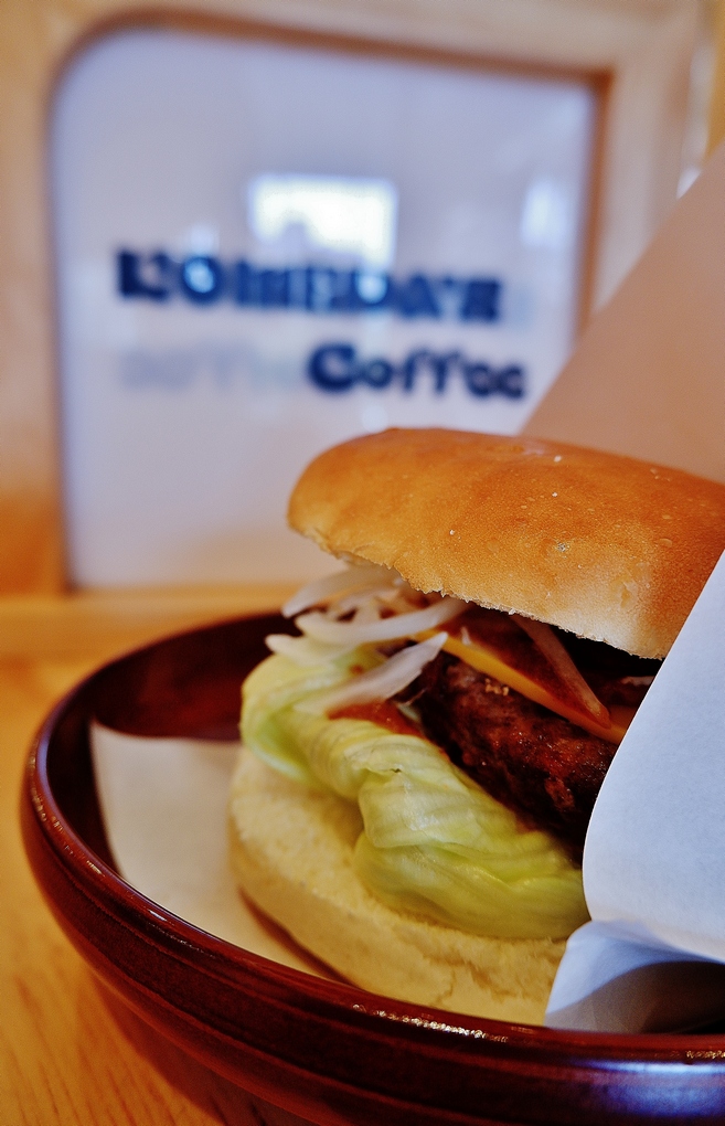 【台北 西湖站】客美多咖啡 Komeda‘s Coffee &#8211; 西湖店 @貝大小姐的多元心宇宙