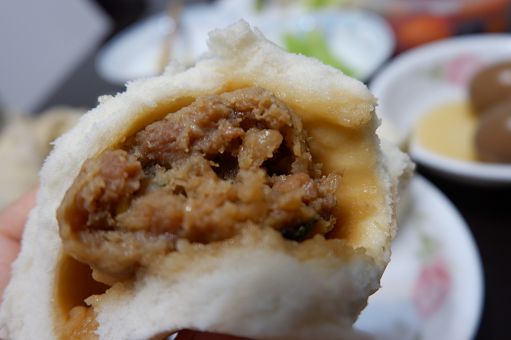 【台北牛肉麵】太ONE牛肉麵 X 少小白-台灣頂級豆奶專賣 成功國宅附近美食 @貝大小姐的多元心宇宙
