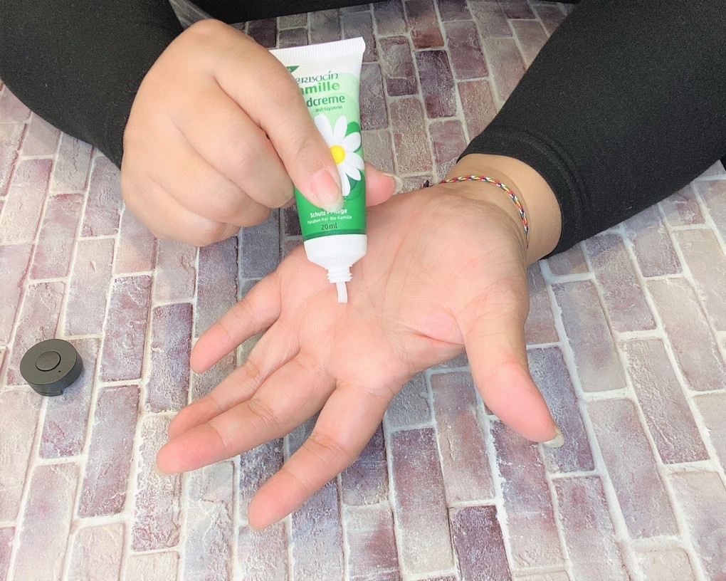【保養小物推薦】Herbacin德國小甘菊、經典護手霜 @貝大小姐的多元心宇宙