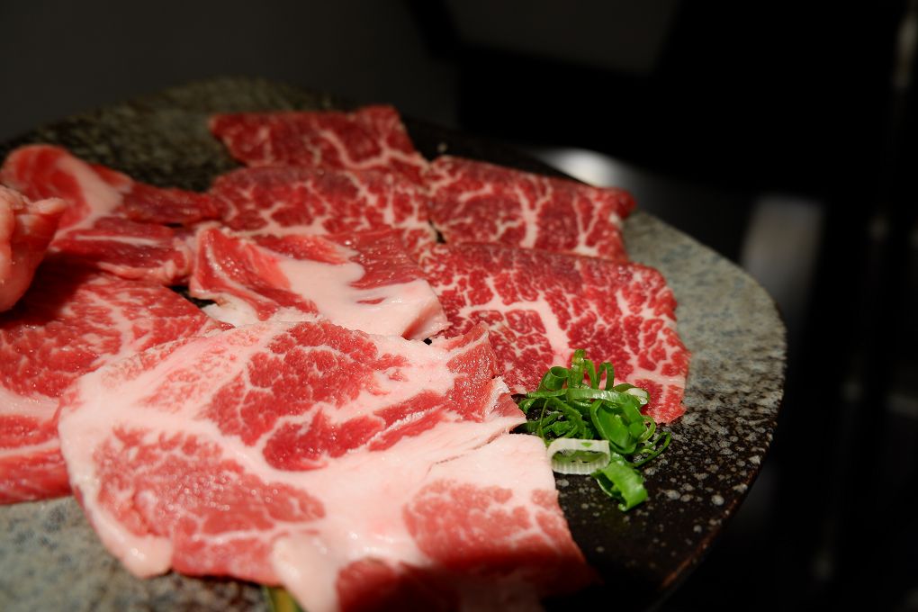 【板橋燒肉】阿彤北和牛海鮮燒肉 板橋江子翠店 @貝大小姐的多元心宇宙