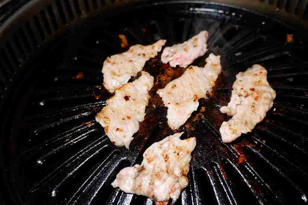 【東區燒肉】歐買尬日式無煙燒肉 大安區燒肉推薦、市民大道燒肉、223巷美食 @貝大小姐的多元心宇宙