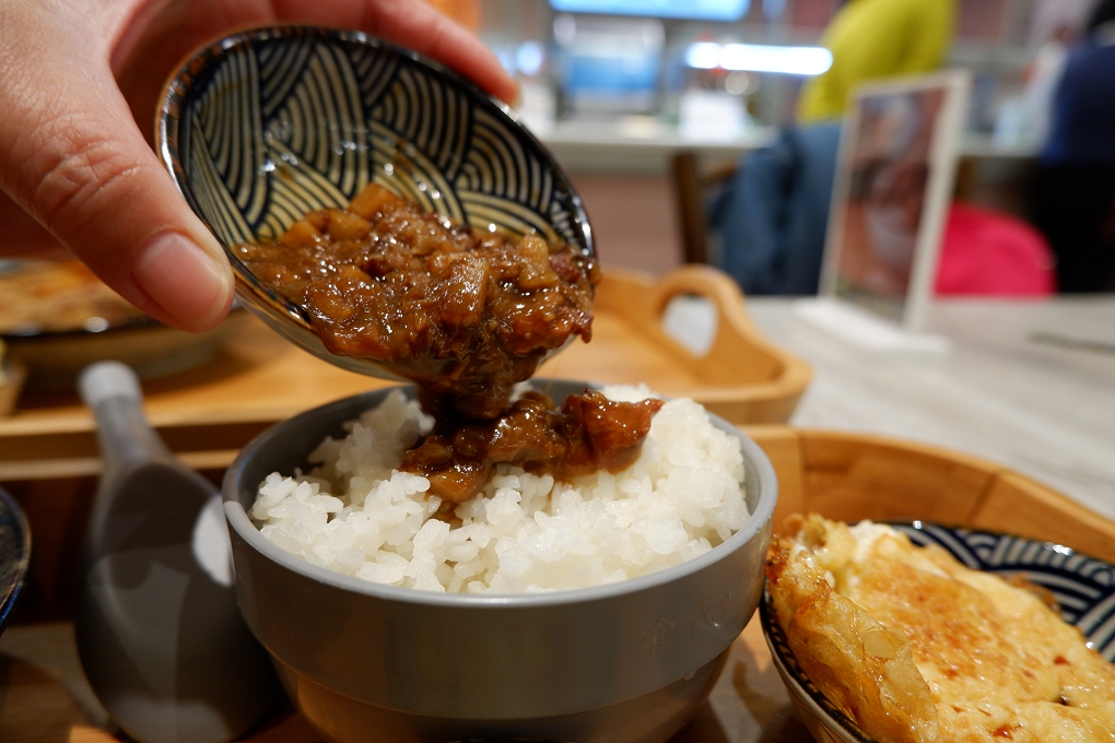 【信義區市政府滷肉飯，台菜】滷肉控  信義遠百A13美食 臺味獨享餐 @貝大小姐的多元心宇宙