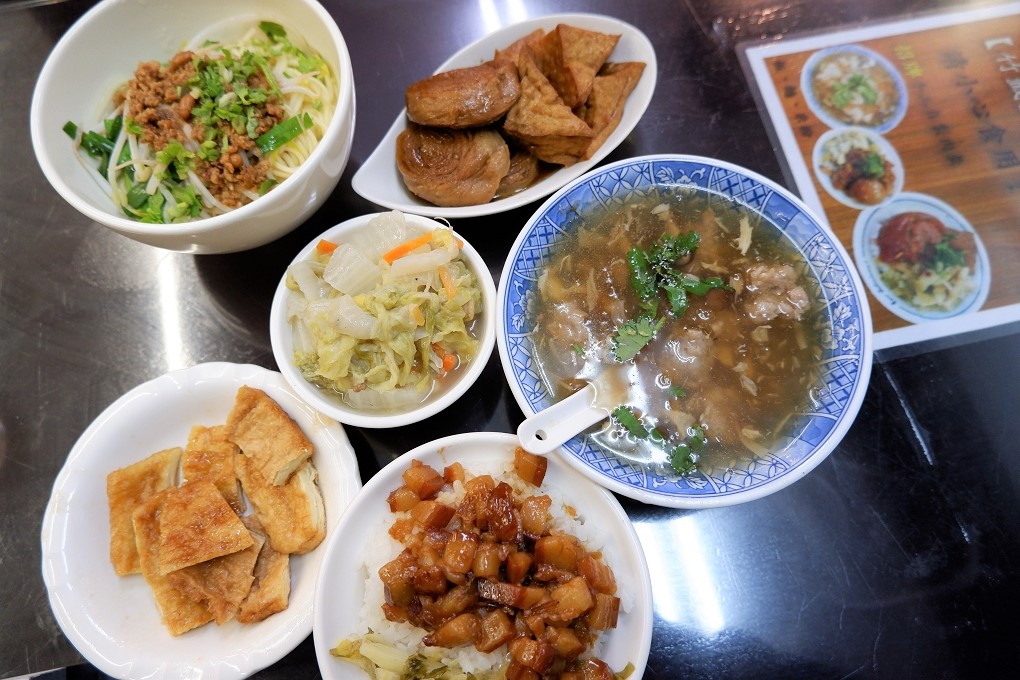 【江子翠銅板美食】夜間食堂老爹肉羹 @貝大小姐的多元心宇宙