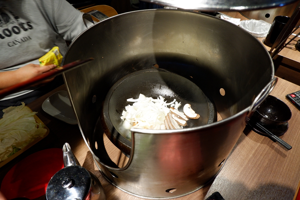 【板橋火鍋推薦】雅香石頭火鍋板橋店 @貝大小姐的多元心宇宙