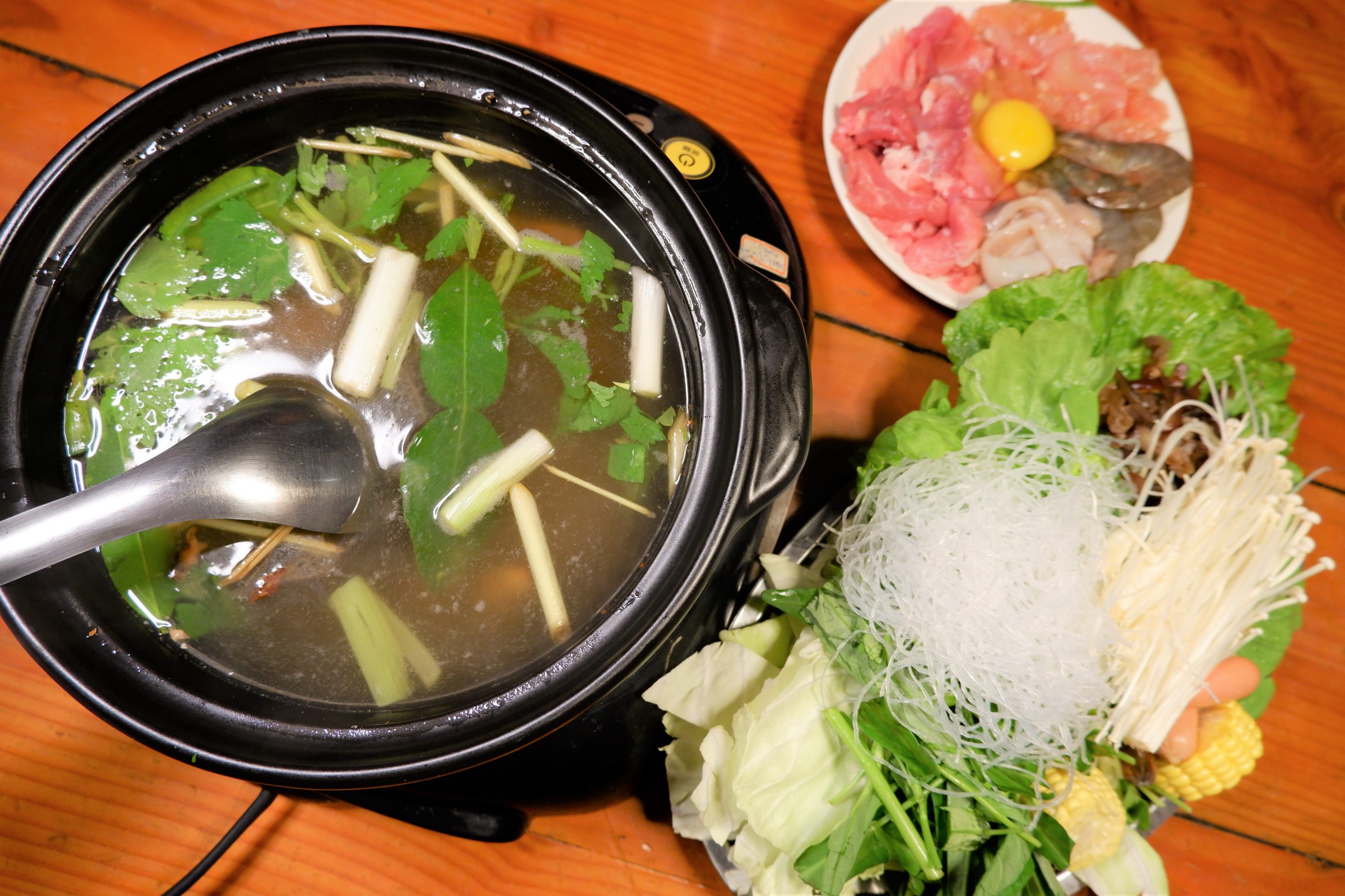 【中壢車站泰式單點】大象泰國美食餐廳 不推：一樓泰式料理單點 @貝大小姐的多元心宇宙