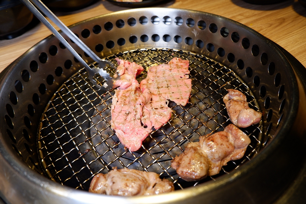 【桃園燒烤火鍋吃到飽餐廳】赤富士日式無煙燒肉鍋物-桃園店 桃園火鍋 @貝大小姐的多元心宇宙