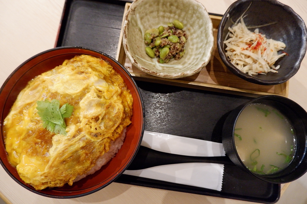 【微風台北車站】雞三和親子丼 來自日本名古屋的排隊名店 @貝大小姐的多元心宇宙