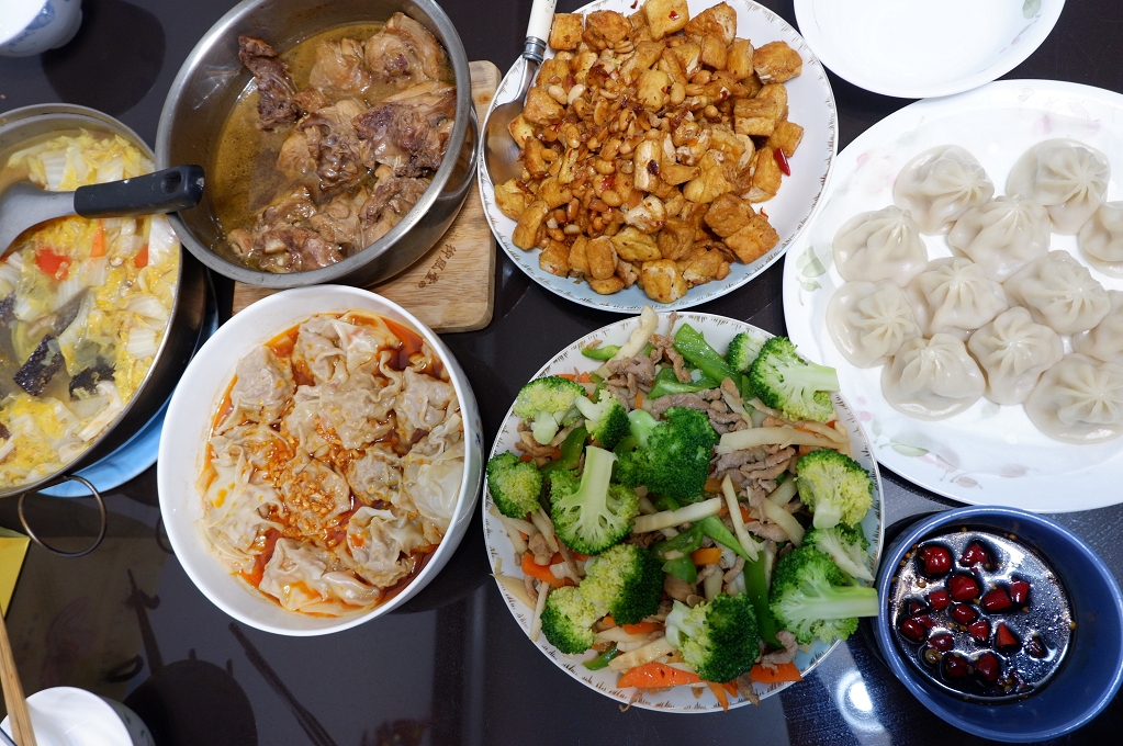 【網購美食】好好吃大餛飩X小籠湯包 堅持30年的好滋味！ @貝大小姐的多元心宇宙