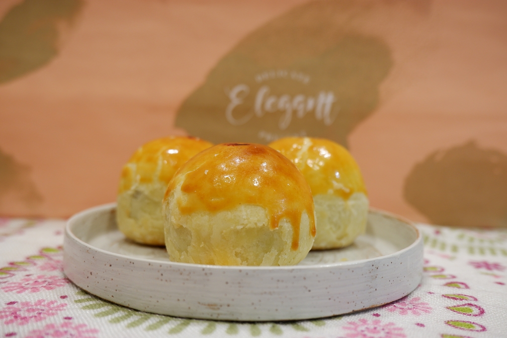 【宅幸福滋味】佳星軒食品-HIRO手作月圓圓中秋禮盒 棗泥蛋黃酥 &#038; 烏豆沙蛋黃酥 @貝大小姐的多元心宇宙
