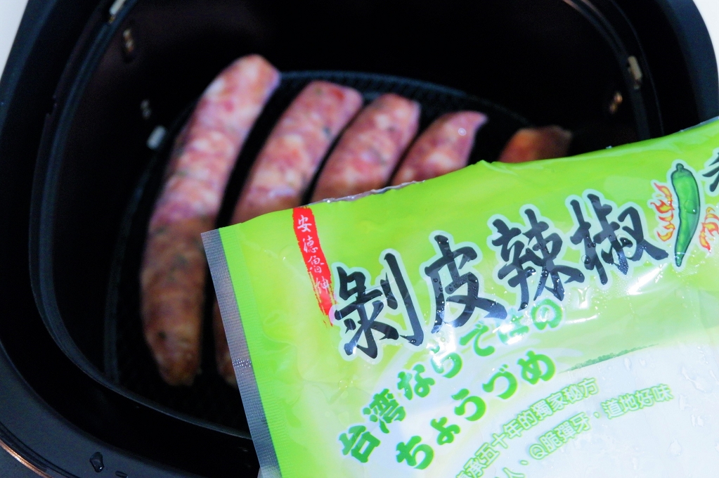 【網購美食】香腸世家 剝皮辣椒香腸 @貝大小姐的多元心宇宙
