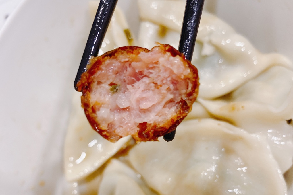 【網購美食】香腸世家 剝皮辣椒香腸 @貝大小姐的多元心宇宙