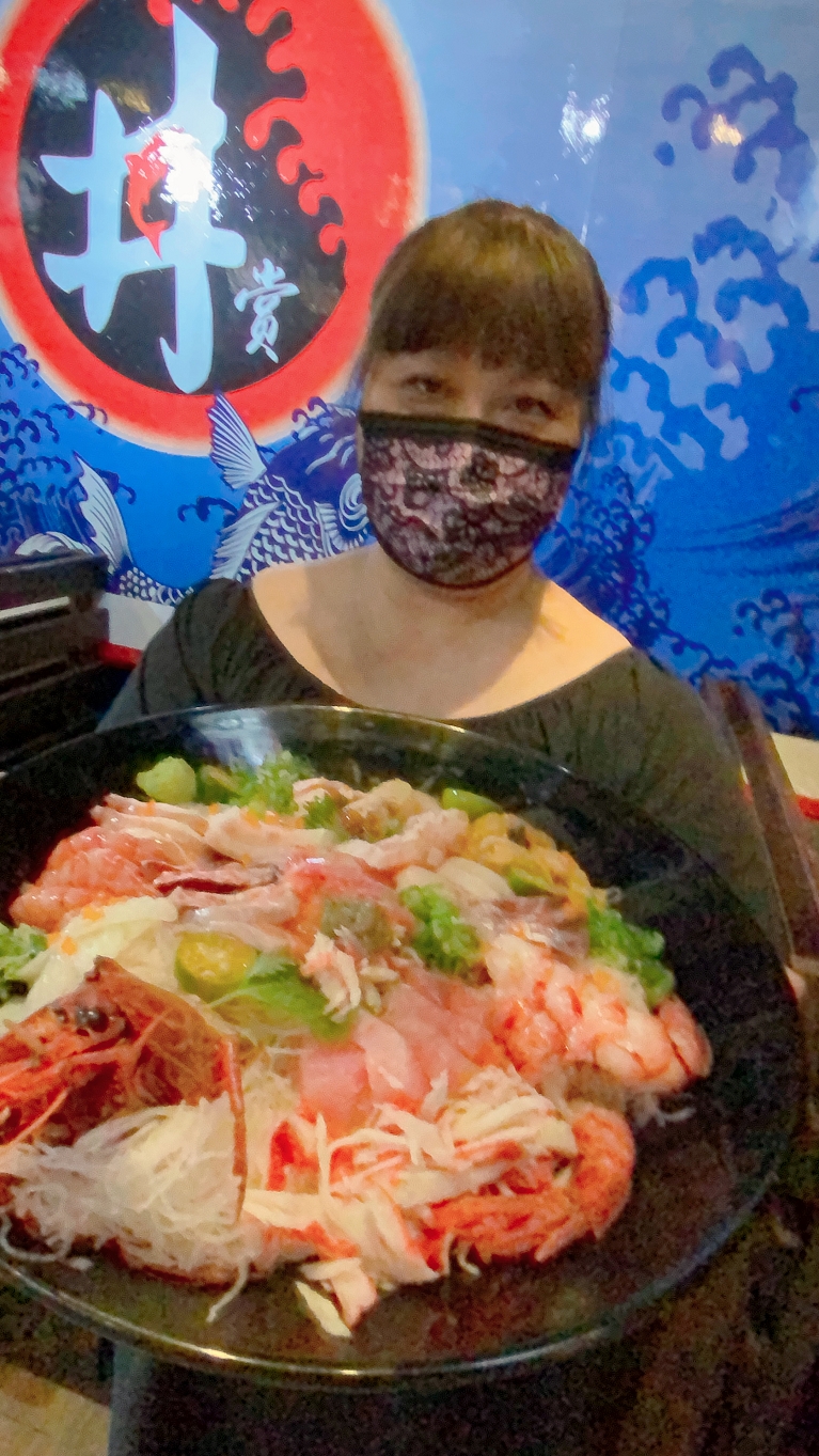 【台北 南京松江丼飯推薦】丼賞和食 台北高CP值刺身丼 比臉大碗的生魚片丼飯 黑鮪魚跟海膽 有外送 @貝大小姐的多元心宇宙
