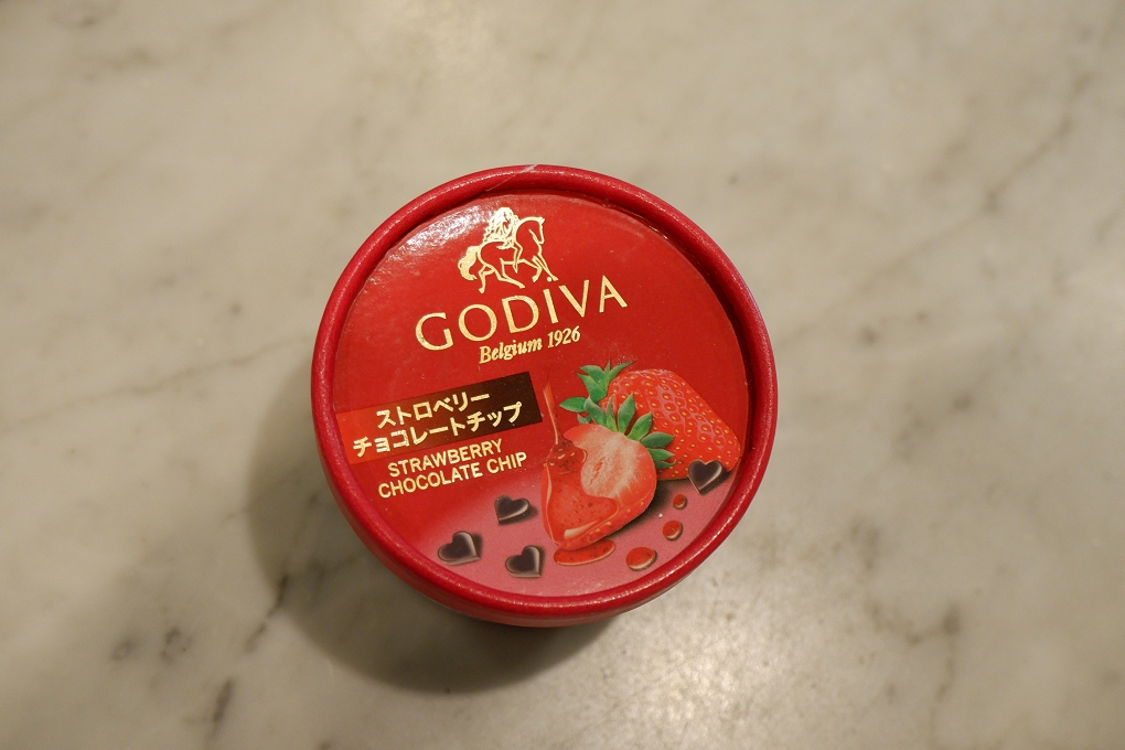 【霜淇淋推薦】Godiva 黑巧克力霜淇淋 x 黑巧克力碎草莓冰淇淋 @貝大小姐的多元心宇宙
