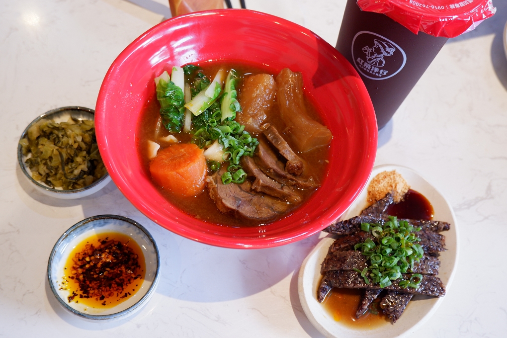 【三重 牛肉麵】二木牛肉麵 自強店 過與不及都不願意妥協的用心 @貝大小姐的多元心宇宙