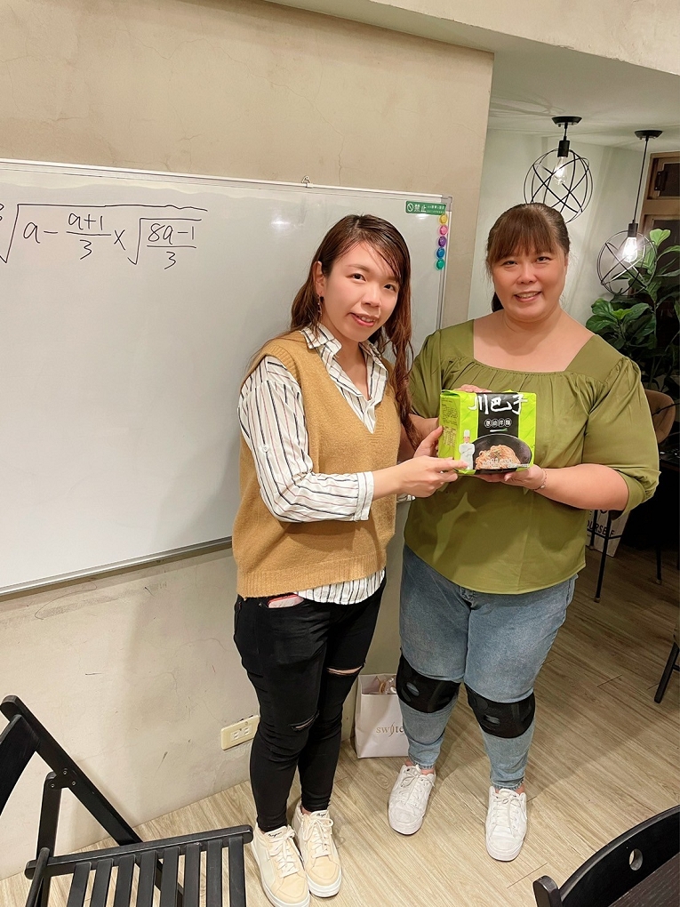 【交換禮物推薦】川巴子乾拌麵 川味辣麵X蔥油拌麵 最映景的聖誕節交換禮物 @貝大小姐的多元心宇宙