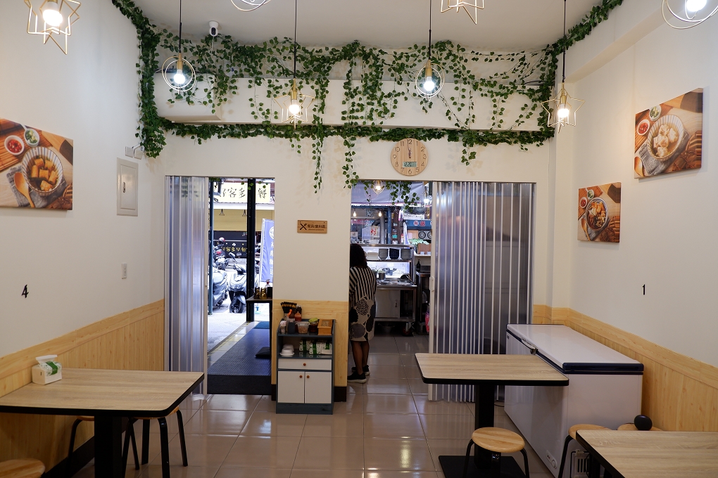 【三重蔥油餅】裕鼎舖-烤蔥油餅、大餛飩、水餃 讓傳統與創新的美味並存！ @貝大小姐的多元心宇宙