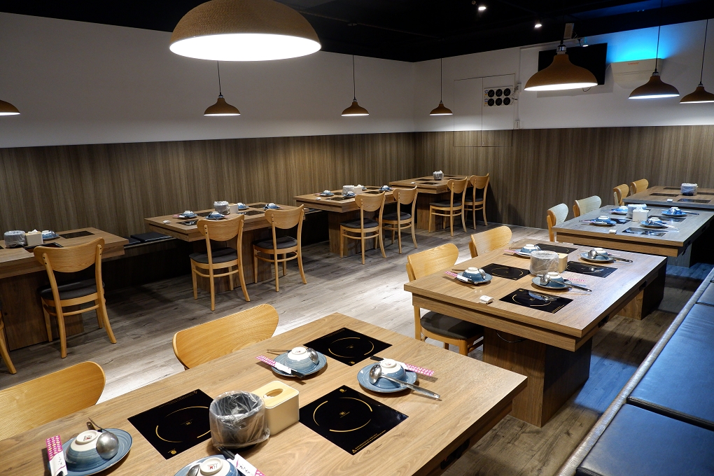 【淡水竹圍站火鍋】鰭川四季鍋物 竹圍店 肉盤買一送一無肉不歡者千萬不要錯過囉！ @貝大小姐的多元心宇宙