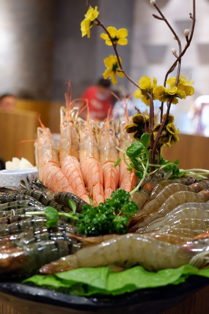 【淡水竹圍站火鍋】鰭川四季鍋物 竹圍店 肉盤買一送一無肉不歡者千萬不要錯過囉！ @貝大小姐的多元心宇宙