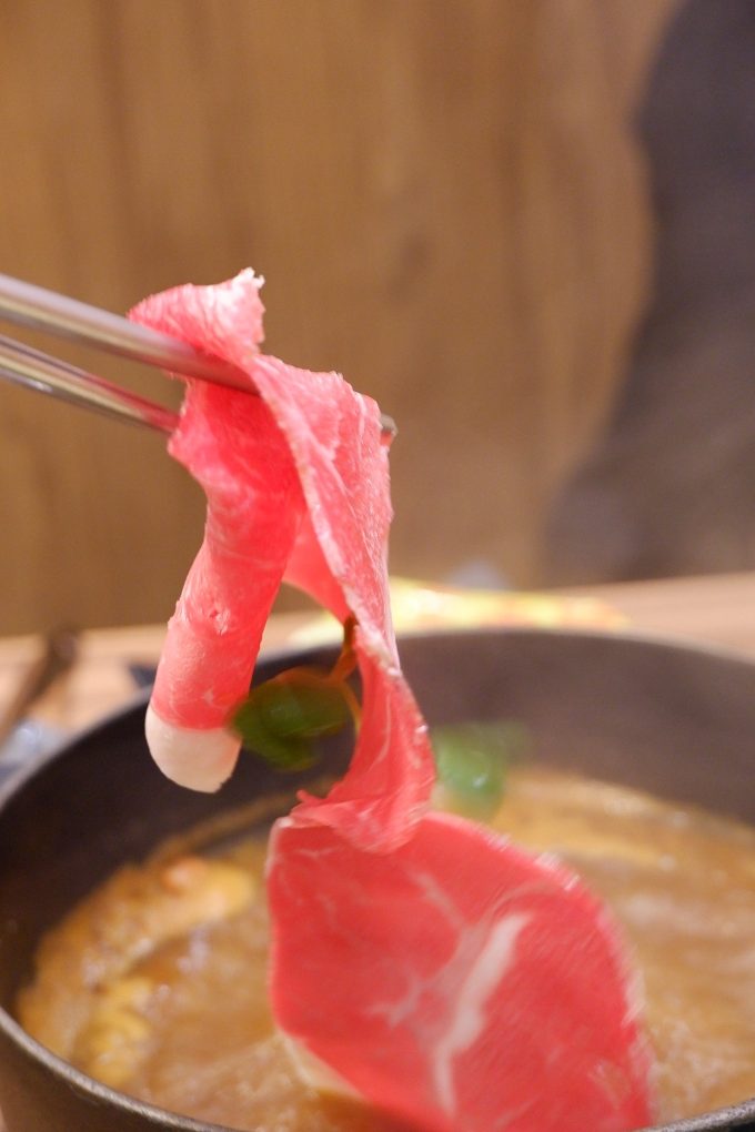 【淡水竹圍站火鍋】鰭川四季鍋物 竹圍店 肉盤買一送一無肉不歡者千萬不要錯過囉！ @貝大小姐的多元心宇宙