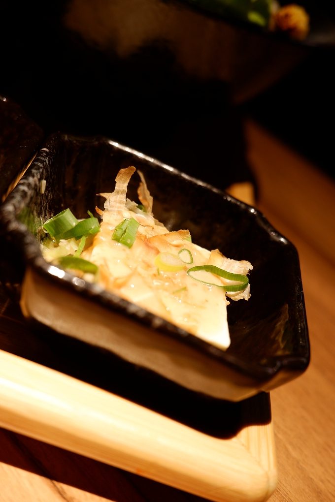【台北 小巨蛋美食】大河屋-微風南京店 超有日本FU的燒肉丼、串燒 @貝大小姐的多元心宇宙