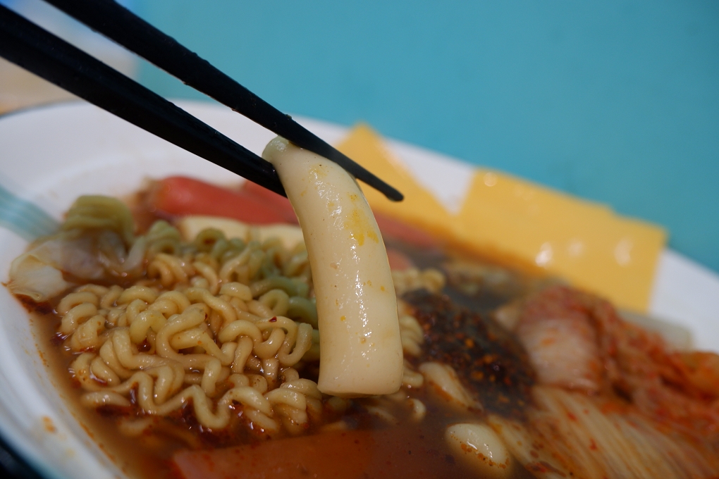 【新莊必吃滷味】新貳拾壹食堂-新莊逼逼堂 新莊加熱滷味／鴨血／臭豆腐／拌炒泡麵 專門店 @貝大小姐的多元心宇宙