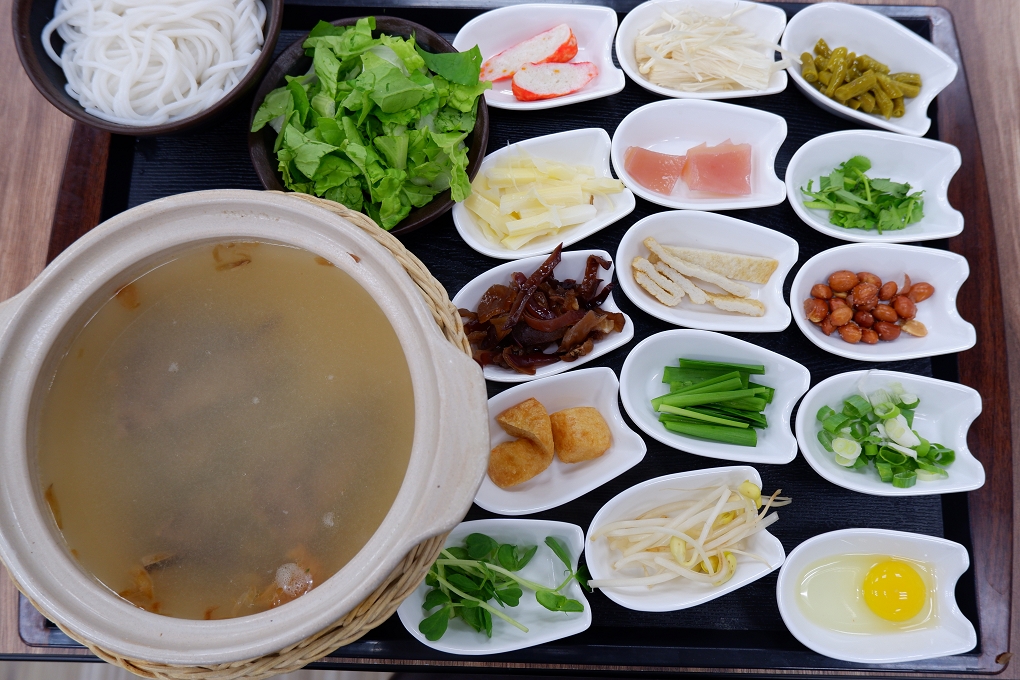【新北 板橋美食推薦】皓。砂鍋米線  讓你眼界及胃口都大開的新美食！ @貝大小姐的多元心宇宙