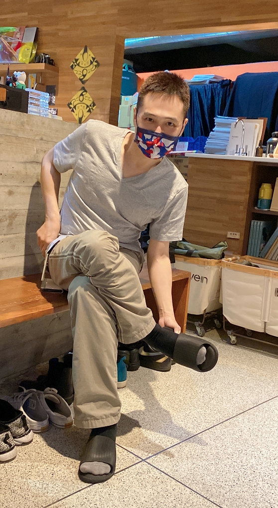 【網購服飾推薦】來自瑞典的品牌Bread＆Boxers V-Neck 有機棉男用Ｖ領Ｔ 給你最舒適自在的品味生活！ @貝大小姐的多元心宇宙