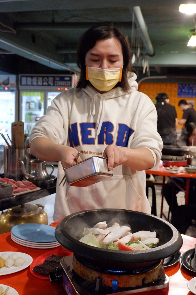 【台中必吃火鍋】食藝石頭火鍋民權店 美味的湯頭讓你總是隔不了太久又會開始想念! @貝大小姐的多元心宇宙