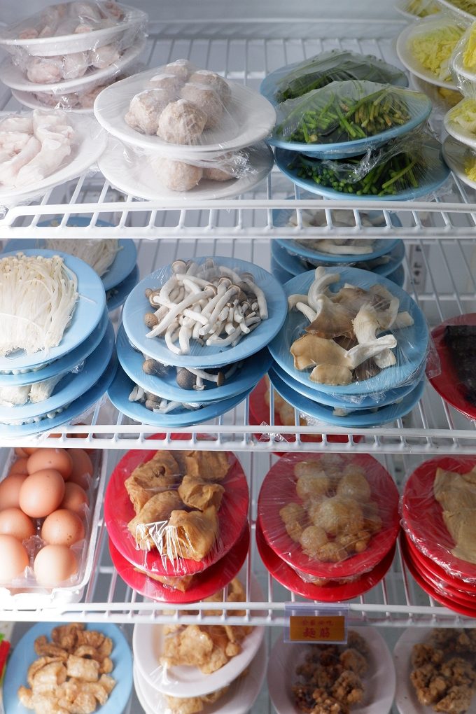 【台中必吃火鍋】食藝石頭火鍋民權店 美味的湯頭讓你總是隔不了太久又會開始想念! @貝大小姐的多元心宇宙