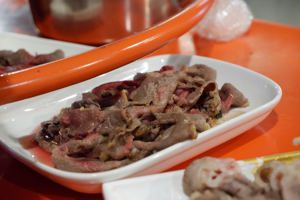【台中必吃火鍋】食藝石頭火鍋民權店 美味的湯頭讓你總是隔不了太久又會開始想念! @貝大小姐的多元心宇宙