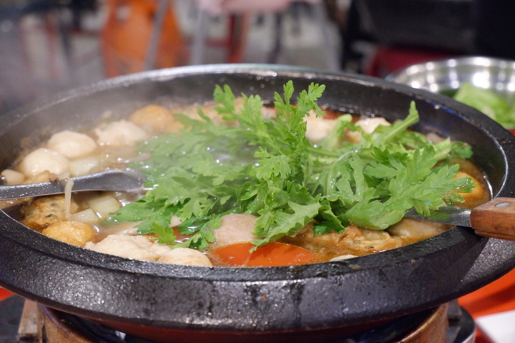【台中必吃火鍋】食藝石頭火鍋民權店 美味的湯頭讓你總是隔不了太久又會開始想念! @貝大小姐的多元心宇宙
