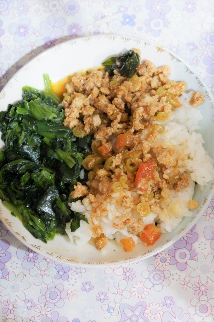 【網購美食推薦】哈囉媽媽hellomama x 馬告勇士雞 x 饕食個人餐 @貝大小姐的多元心宇宙