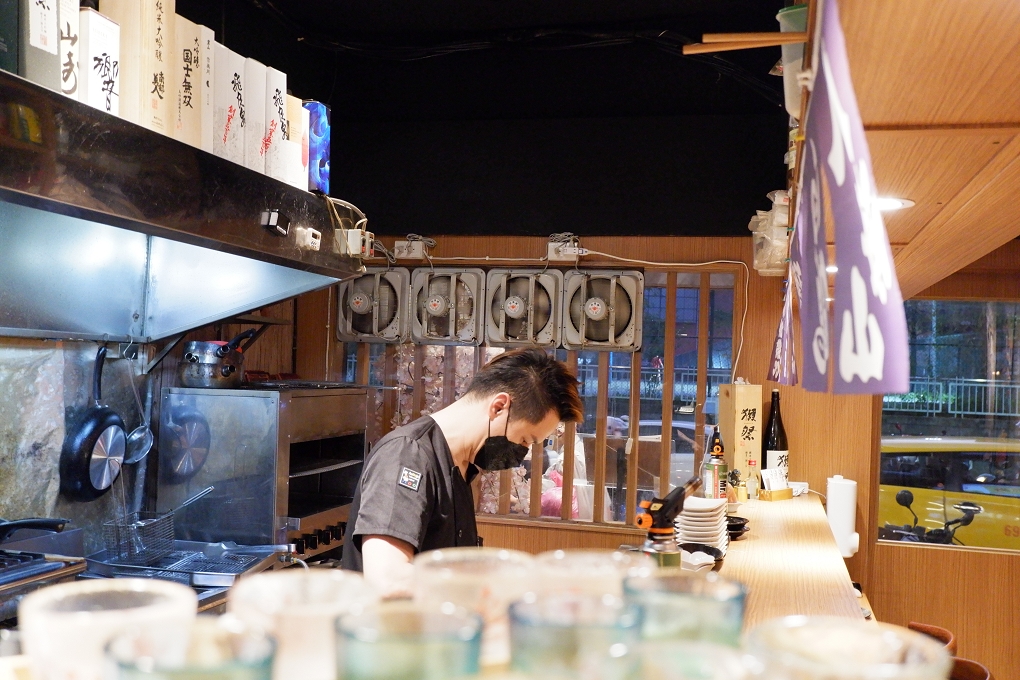 【台北 南京三民站居酒屋推薦】饕酒窩居酒屋 現點現做、慢工出細活的堅持下，才能品嚐到的美味！ @貝大小姐的多元心宇宙