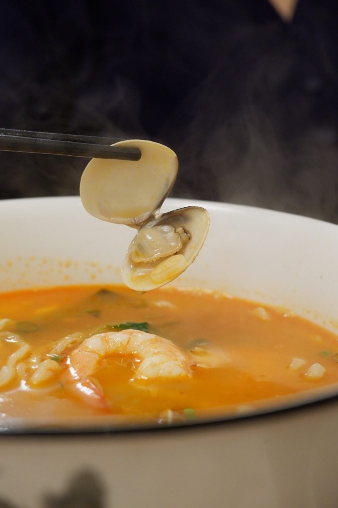 【蘆洲海鮮麵】呂府陳記食堂 沒有多餘的調味與不必要的負擔是美味湯頭的最高指導原則！ @貝大小姐的多元心宇宙