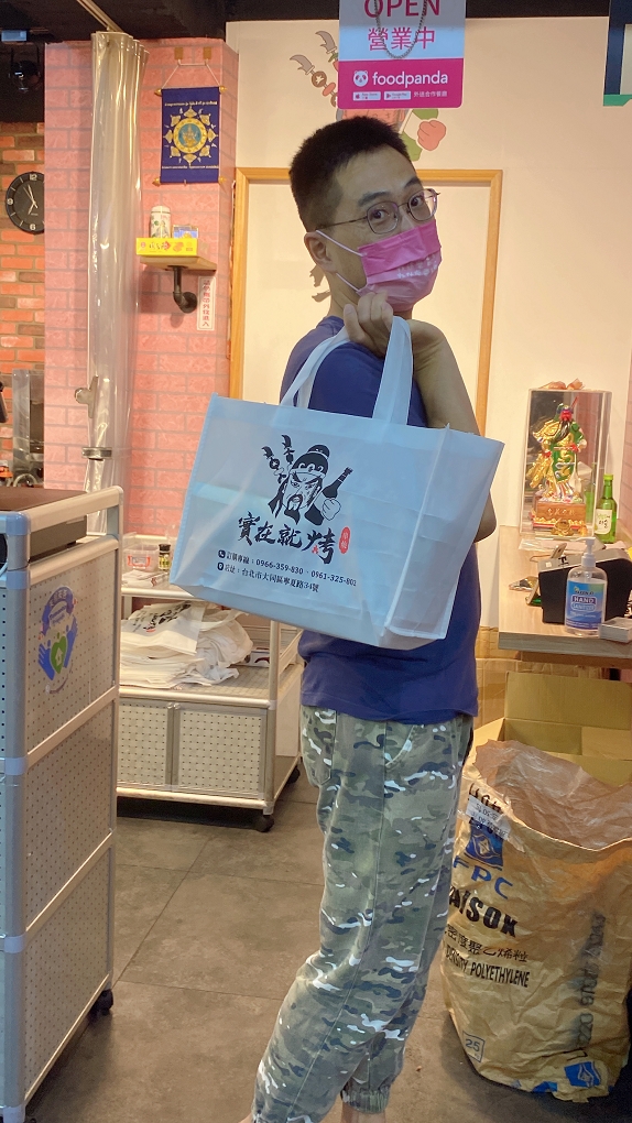 【寧夏夜市串燒，寧夏夜市美食】實在就烤串燒 想吃就烤！ @貝大小姐的多元心宇宙