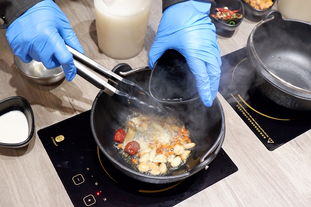 【內壢火鍋推薦】全台最大火鍋集團樂多多旗下 肉多多火鍋內壢忠孝店 全台多家門店營業到凌晨4點，是夜貓子的好選擇！ @貝大小姐的多元心宇宙