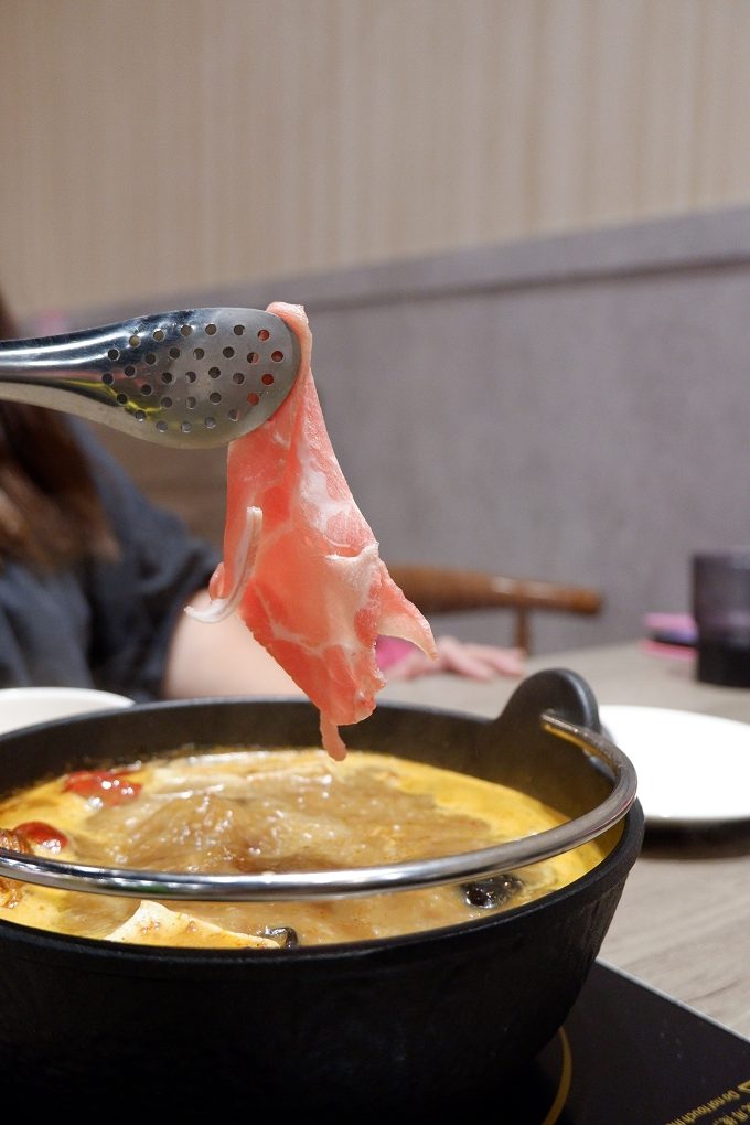 【內壢火鍋推薦】全台最大火鍋集團樂多多旗下 肉多多火鍋內壢忠孝店 全台多家門店營業到凌晨4點，是夜貓子的好選擇！ @貝大小姐的多元心宇宙