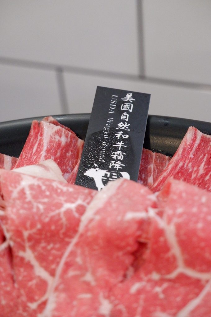 【新莊豪華火鍋推薦】武鶴個人和牛火鍋 新莊中平店 你只需要專注地品嚐高CP值的肉品及海鮮！ @貝大小姐的多元心宇宙
