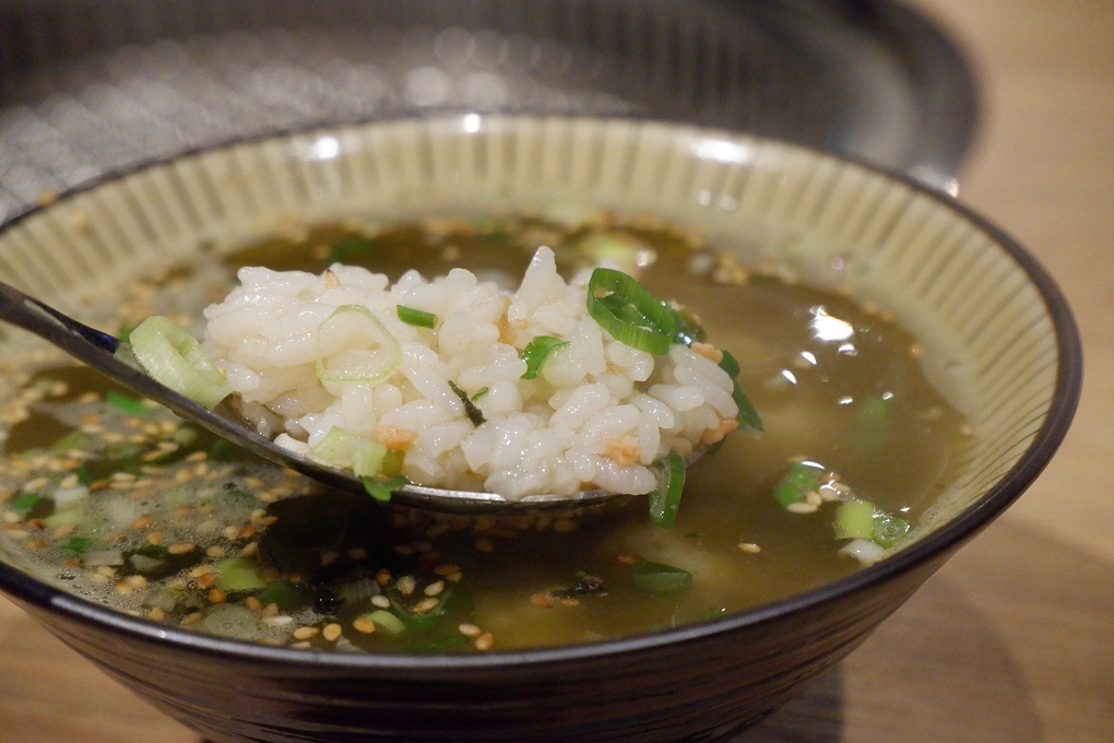 【板橋必吃燒肉，串燒，生啤，聚餐】板橋淡定人生炭火燒肉小酒館 @貝大小姐的多元心宇宙
