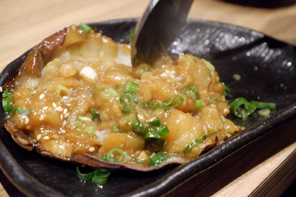 【板橋必吃燒肉，串燒，生啤，聚餐】板橋淡定人生炭火燒肉小酒館 @貝大小姐的多元心宇宙