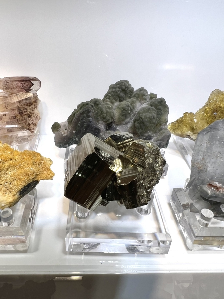 【新北 板橋水晶推薦】禾田寶石礦物 寶石礦物在收藏與投資價值之外  還有一份單純的吸引力就是愛  沒有雜質的念想就像天然礦物! @貝大小姐的多元心宇宙