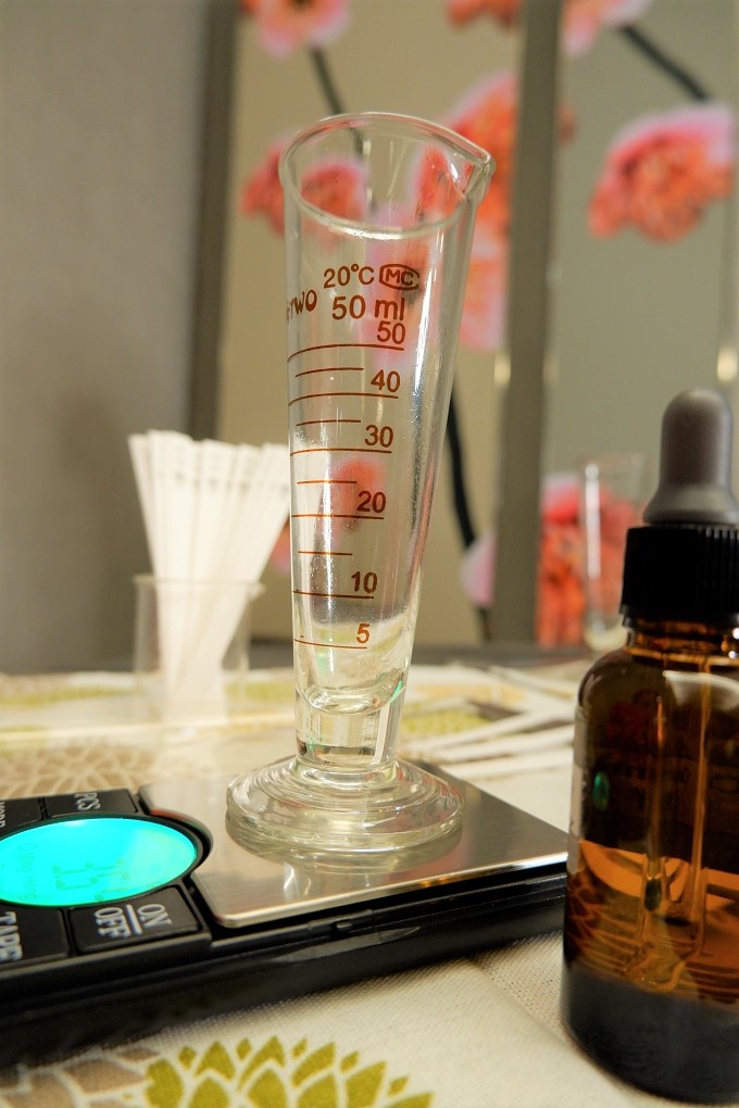 【好書推薦】調香：做自己的香氣設計師，精油解析Ｘ感知訓練Ｘ香水調製，打造10秒讓人印象深刻的氣味魅力學 @貝大小姐的多元心宇宙
