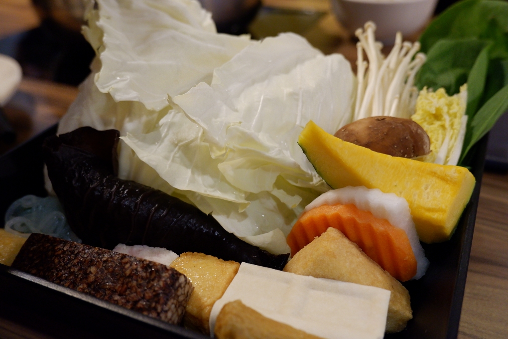 【中和火鍋】燙燙極緻涮涮鍋 FEITENG Shabu Shabu中和店 最安心的用餐空間、食材品質好且新鮮，CP值超高！ @貝大小姐的多元心宇宙
