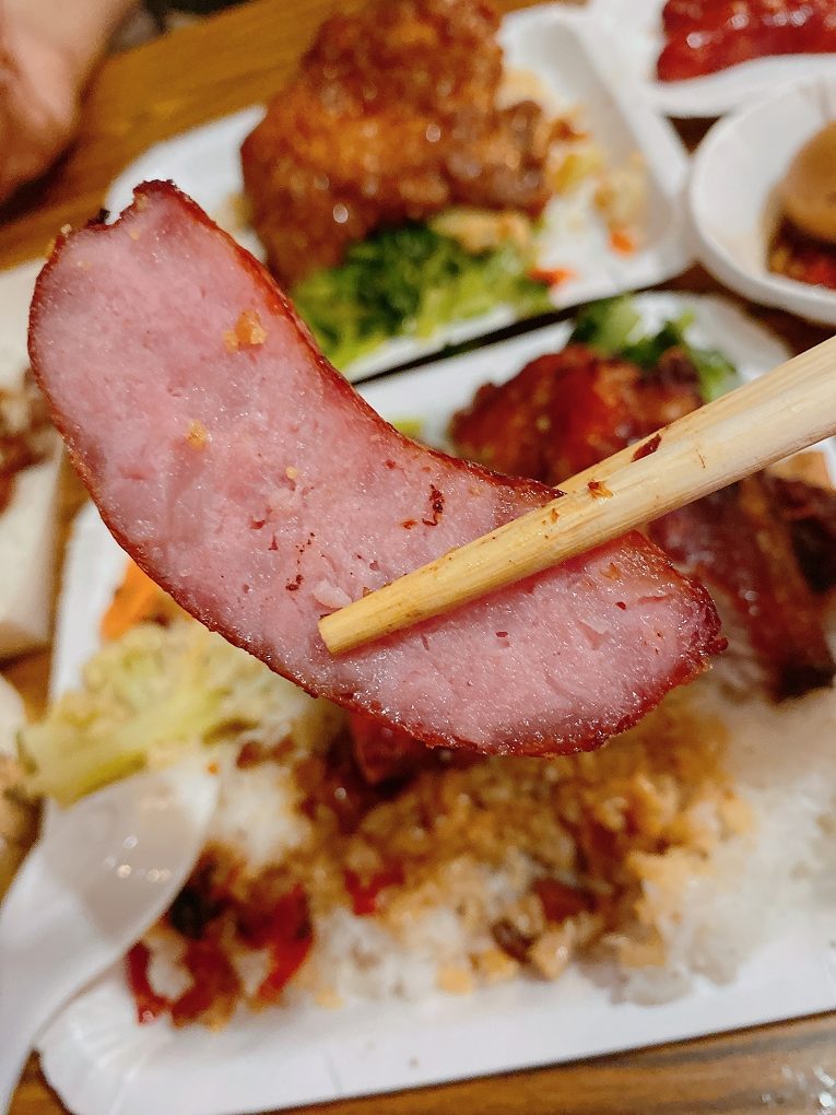 【中正區便當】黑滷食品 便當 X 黑滷魯肉飯 不但主餐好吃，配菜和飯量更是超多，就是要給你吃好吃滿！ @貝大小姐的多元心宇宙
